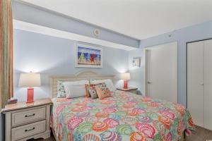 Ένα ή περισσότερα κρεβάτια σε δωμάτιο στο Breathtaking Oceanfront 10th Floor 1BR! Roxanne Towers 1004 +18 φωτογραφίες