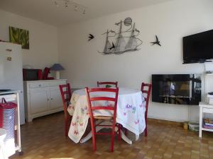 Et tv og/eller underholdning på Le Repos Marin