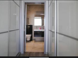 Ένα μπάνιο στο Villa Rubydom +12 φωτογραφίες