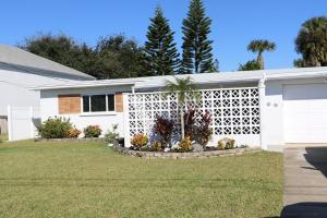 Κήπος έξω από το Stella's Beach House