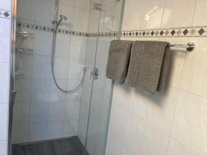 Et badeværelse på Ferienwohnung Gruberhof + 36 billeder