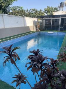 Bazén v ubytování 6 Bedroom Duplex in Gwarinpa nebo v jeho okolí