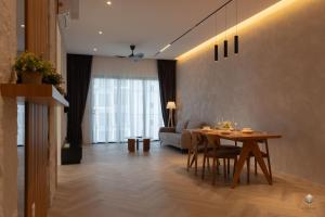 Χώρος καθιστικού στο Rumaho Upton by Elica Kuching