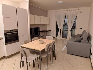 Η κουζίνα ή μικρή κουζίνα στο Savoia Home