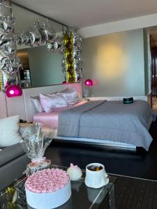 Кровать или кровати в номере The Mountain View Suite Dreams 2pools&Jacuzzi