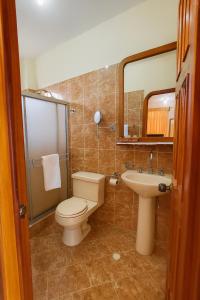 Koupelna v ubytování Hotel Del Sol Galapagos + 36 fotografií