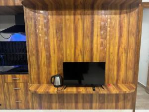 Μια τηλεόραση ή/και κέντρο ψυχαγωγίας στο Nova Regency