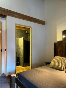 Ένα ή περισσότερα κρεβάτια σε δωμάτιο στο Albert, 2 min Ski et Commerce +16 φωτογραφίες