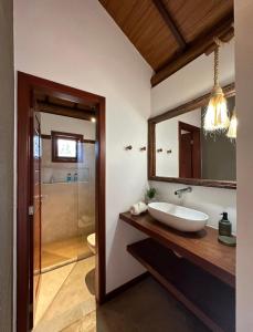 Ένα μπάνιο στο Joju Bangalôs & Bistrô