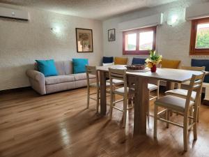 Χώρος καθιστικού στο Casa MedeFaby