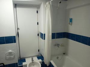 Ένα μπάνιο στο Habitaciones Rurales Los Semellones