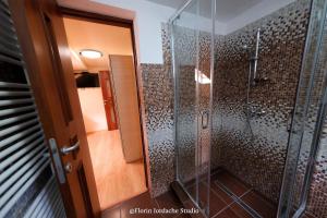 Et badeværelse på Cabana Schinda