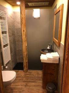 Phòng tắm tại Flora Alpina apartments - Residenza Bieltschocke +28 ảnh