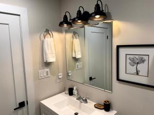Koupelna v ubytování Burk Falls Escape 2 Bed1Bath + 14 fotografií