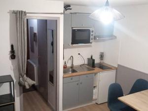 Kuchyň nebo kuchyňský kout v ubytování Studio cosy 19m² - Proche télécabine St Jean d'Aulps - FR-1-573-146 + 8 fotografií