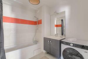 Et badeværelse på Charmant et Spacieux proche Groupama Stadium