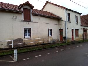 Hoone, kus hommikusöögiga majutusasutus asub