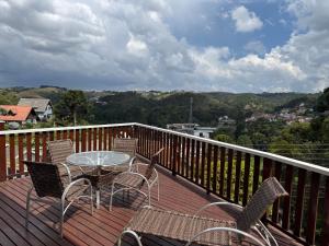 En generel udsigt til bjerge eller udsigt til bjerge taget fra feriehuset