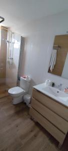 Koupelna v ubytování Casa Rural Martemma + 14 fotografií