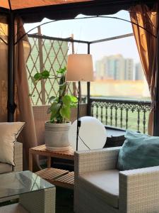 Гостиная зона в Best Place Holiday Home IIII Free Parking