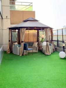 Патио или другая зона на открытом воздухе в Best Place Holiday Home IIII Free Parking