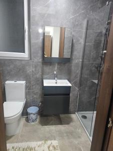 Un baño de Maisonette Gzira
