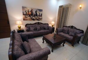 Χώρος καθιστικού στο Sant Niwas Shahpur