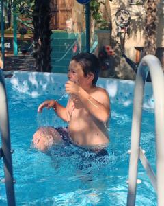 Επισκέπτες που μένουν στο Qilimcha's Apartment with Rooftop Terrace