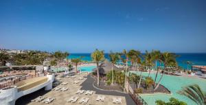 Una vista general del mar o el mar tomado desde el hotel