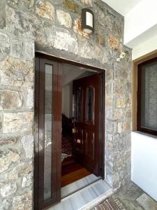 Φωτογραφία από το άλμπουμ του Stymfalia Cozy Village Guesthouse σε Kartérion