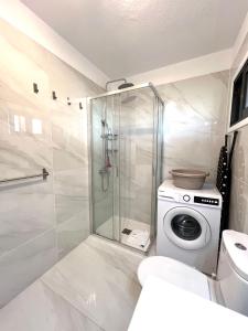 Ένα μπάνιο στο Perla de Mar