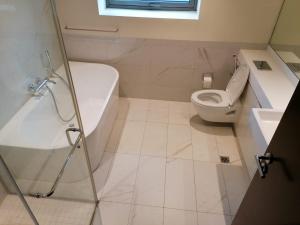 Billede fra billedgalleriet på Cinnamon Life 2BR Apartment i Colombo