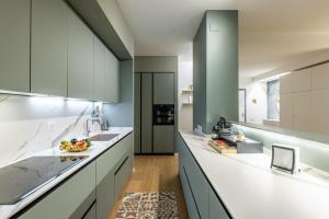 Η κουζίνα ή μικρή κουζίνα στο Luxury Apartment Near Milan - 6 Guests - Metro M2