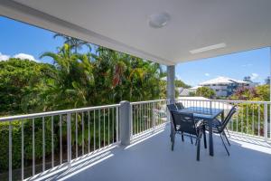 Балкон или терраса в Expansive Coolum Beach Apartment