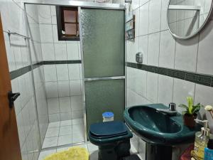 Un baño de quarto triplo