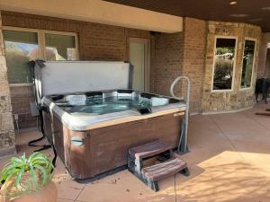 Ảnh trong thư viện ảnh của Riverton Luxury Estate with Private Pool - Family Theatre Hot Tub Gym ở Riverton