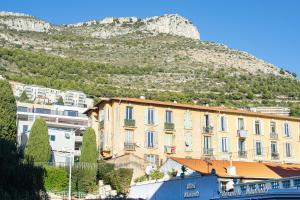 Üldine mäevaade või majutusasutusest 2P Central & Quiet in Cap d 'Ail pildistatud vaade