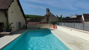 Πισίνα στο ή κοντά στο Gite De L'Aeti - SPA prive - Piscine - Vignoble