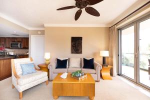 Χώρος καθιστικού στο Honua Kai 322 · HK 322 Luxurious Kaanapali BeachFront 2BD Pool A