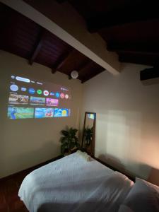 Μια τηλεόραση ή/και κέντρο ψυχαγωγίας στο Apartment l Private Terrace l By Easy Stay