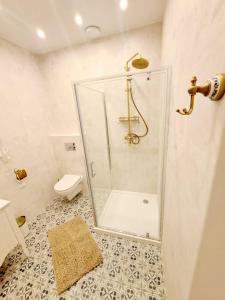 Ένα μπάνιο στο Poznaj Mickiewicza 1 +19 φωτογραφίες