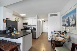 Φωτογραφία από το άλμπουμ του Lahaina Shores 523 · LS 523 Direct Beachfront Studio with Stunni σε Lahaina