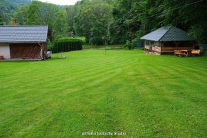 Příroda nedaleko luxury tent