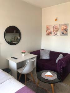 Χώρος καθιστικού στο Belaire BnB Ruaka 3 +3 φωτογραφίες