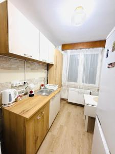 Køkken eller tekøkken på Charming apartment near Craiova center