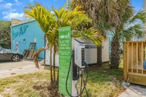 Κήπος έξω από το Loft 117 - Charming Downtown Cocoa Beach 1BR