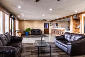 Un lugar para sentarse en Boerne Inn and Suites