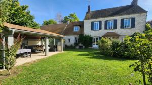 Zahrada ubytování Le presbytère de Bueil - Gite 8 pers - 5 couchages