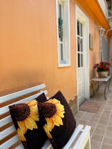 Un balcón o terraza en Cantinho Ítalo-Germânico Hospedagem - Suíte Girassol - Centro, Marechal Floriano-ES 21 fotos más
