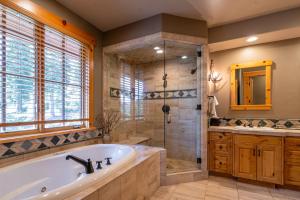 Ένα μπάνιο στο Silverfox at Northstar +42 φωτογραφίες